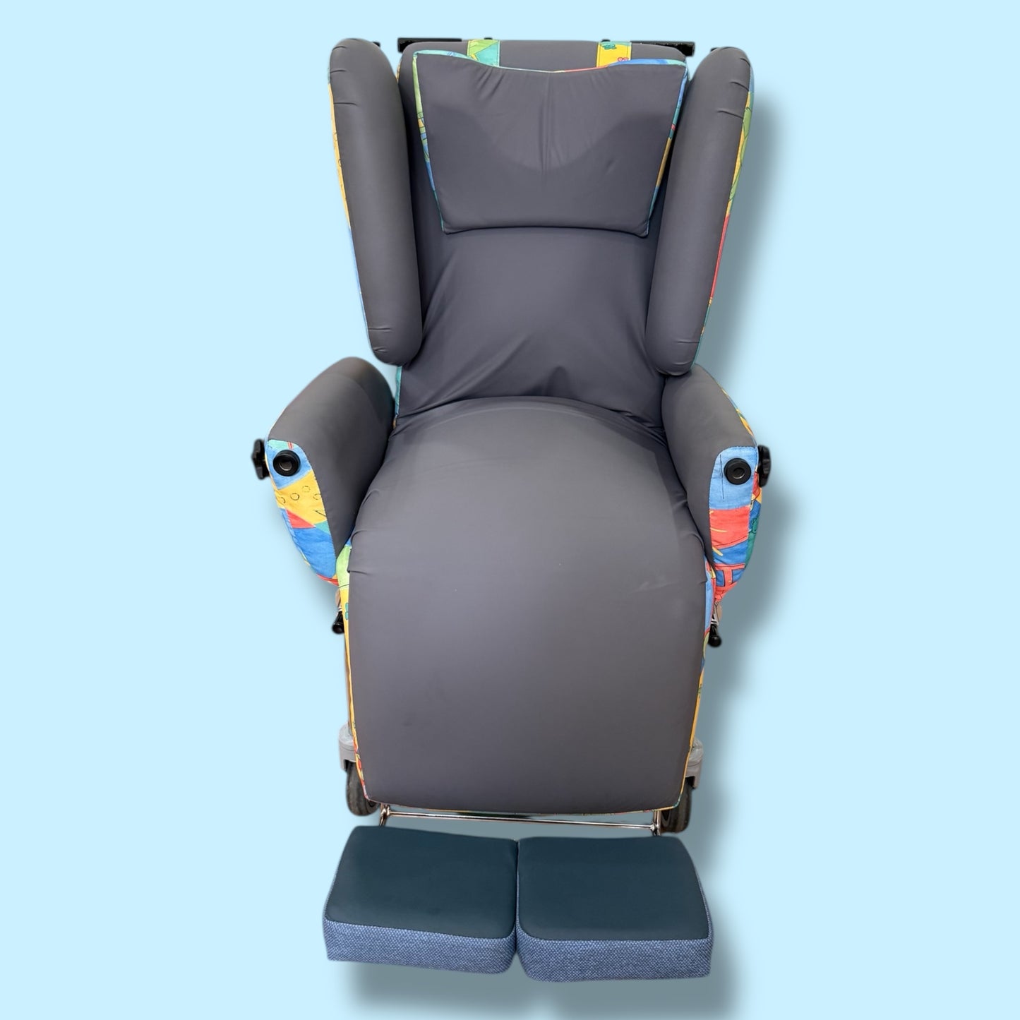 KCare Air Comfort Deluxe Bed/Princess Chair (Small) - Pre Owned