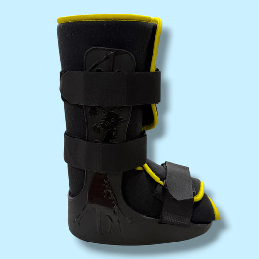 Mini Trax Children’s Ankle Moon Boot (Size Large) - Pre Owned