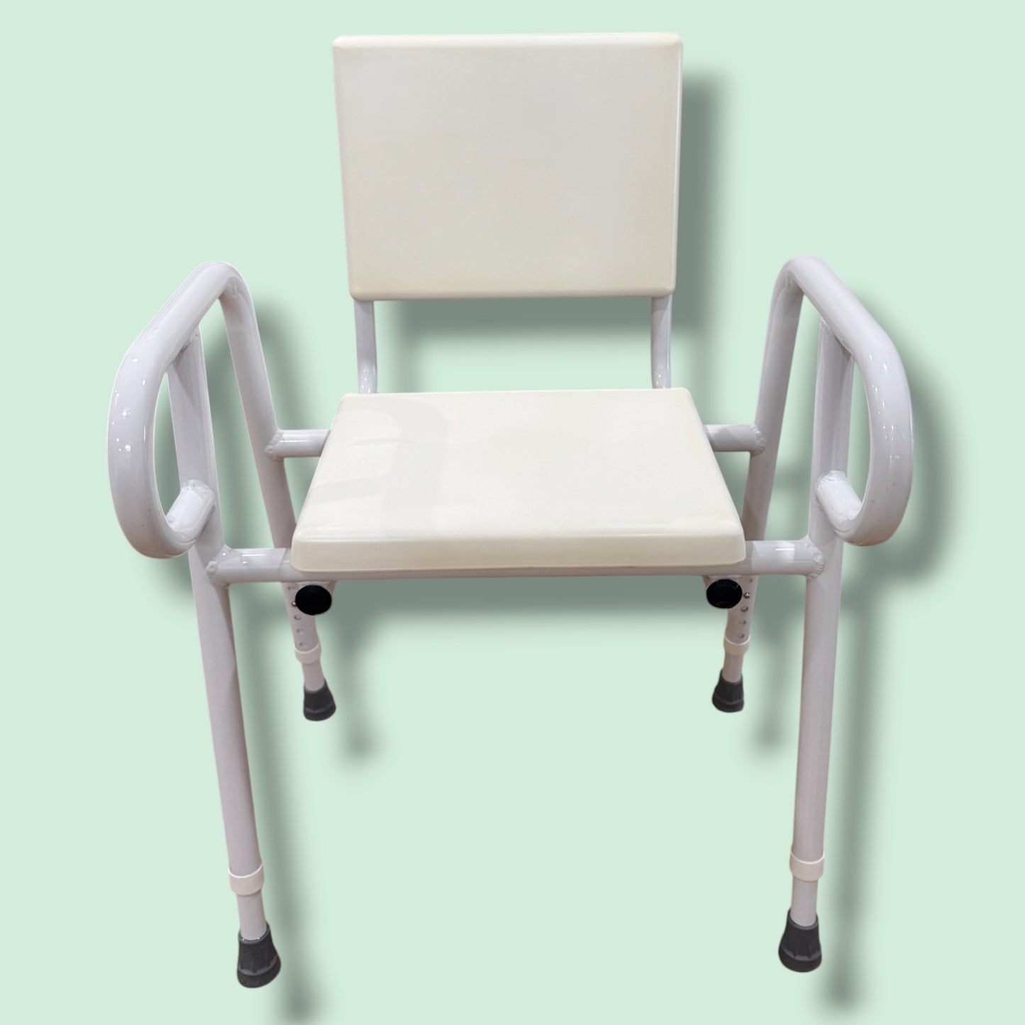 R&R Heavy Duty/Bariatric Shower Chair - Pre Owned